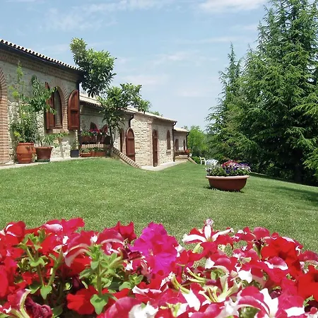 Holiday In The Countryside With Swimming Pool And Tennis Court Дом отдыха Montelparo