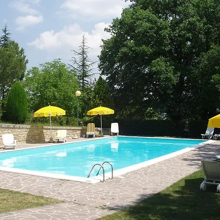 Дом отдыха Holiday In The Countryside With Swimming Pool And Tennis Court Montelparo