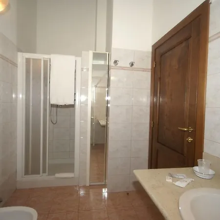 Holiday In The Countryside With Swimming Pool And Tennis Court Дом отдыха Montelparo