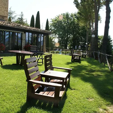 Дом отдыха Holiday In The Countryside With Swimming Pool And Tennis Court Montelparo